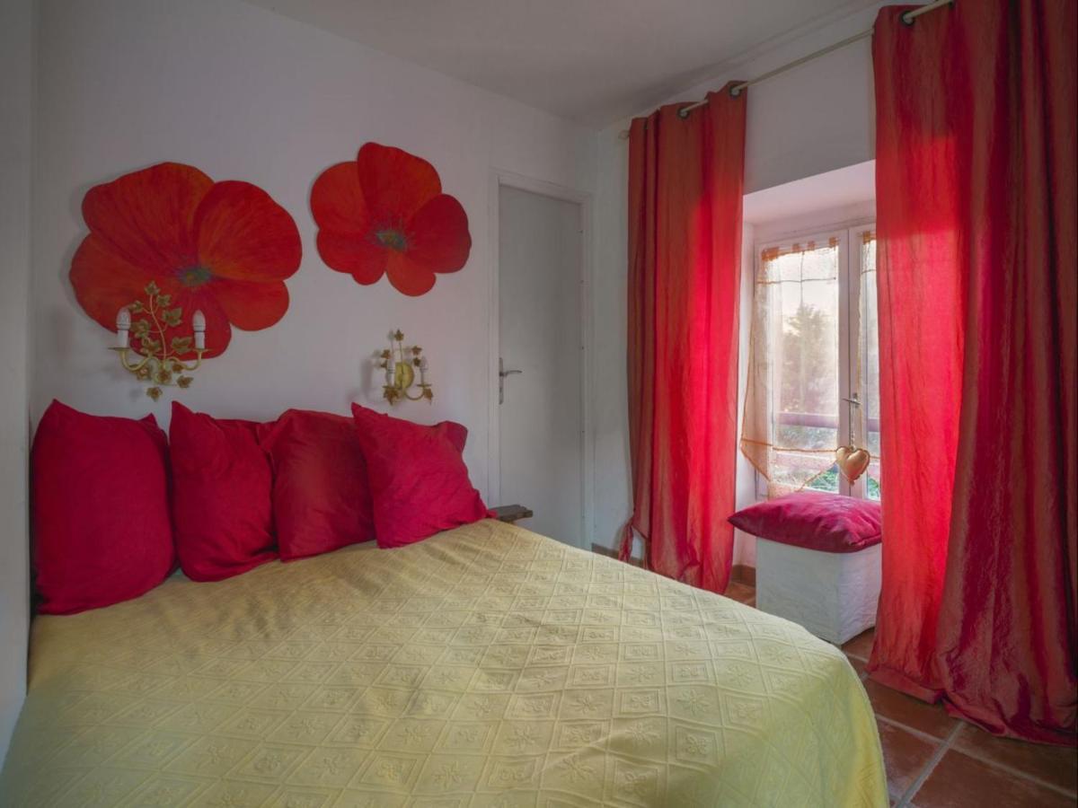 Petit Chateau Laborde Rom bilde